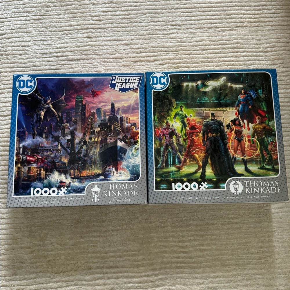 DC Justice League Puzzles, Set of 2, 1,000 pieces